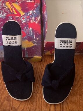 Chinese Laundry slide sandals NEW dark blue wide terry fabric strap with knot 8